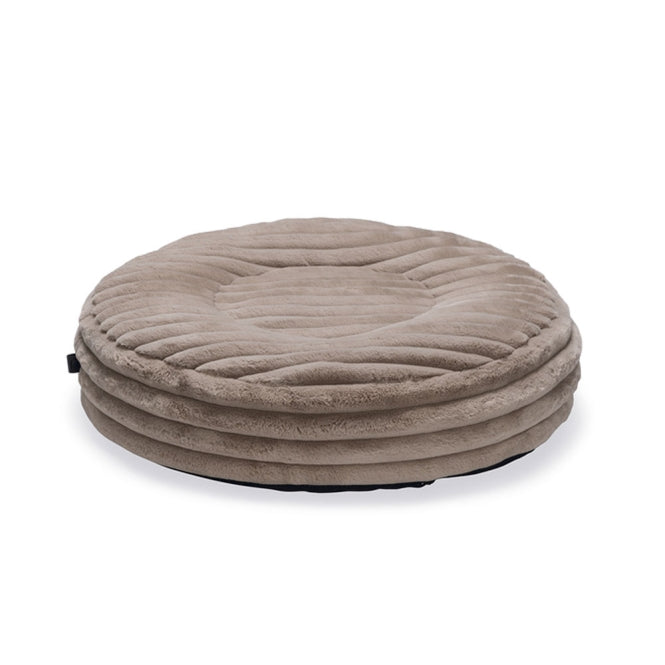 Designed by Lotte Hundebett Reza – rund, beige